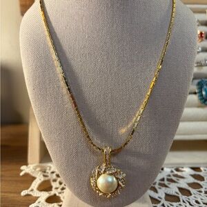 Vintage Kenneth Jay Lane Elegant Gold Pearl Necklace